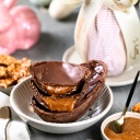 Ovo de caramelo com praliné de castanhas