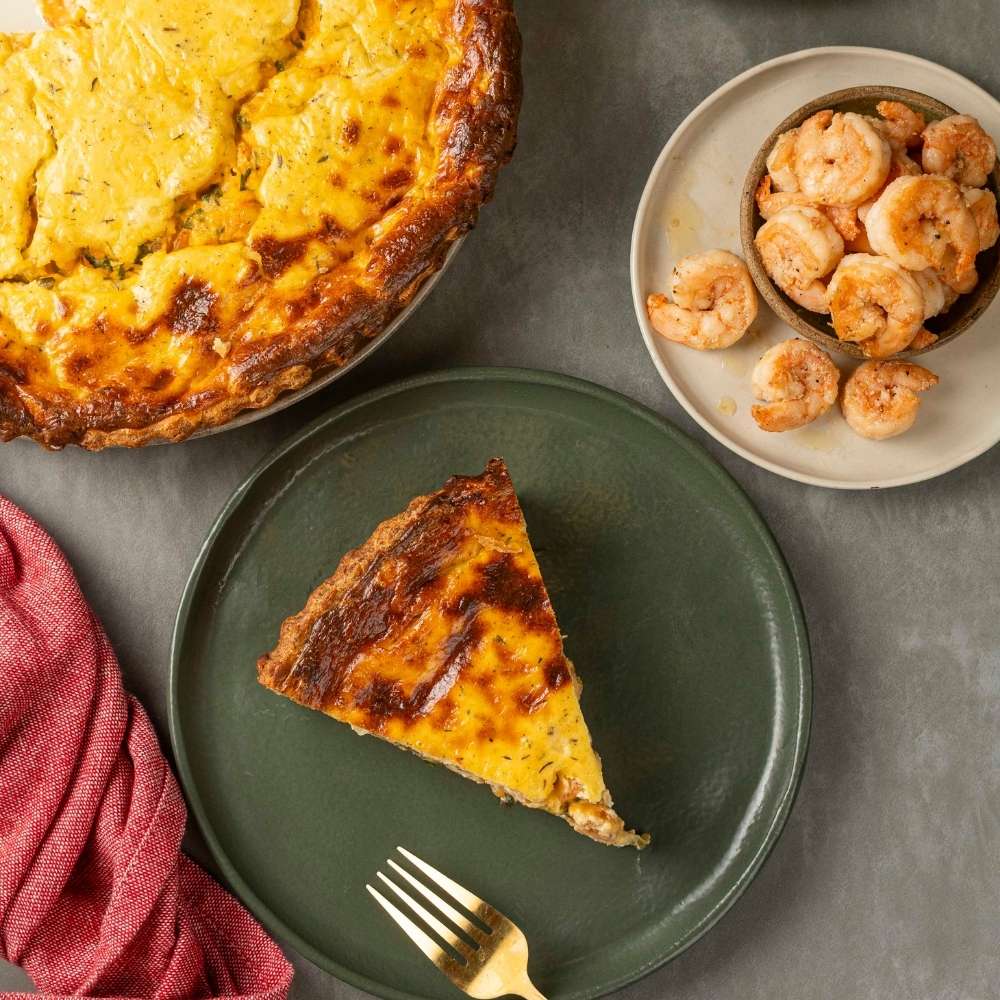 Quiche folhada de camarão, alho poró e catupiry