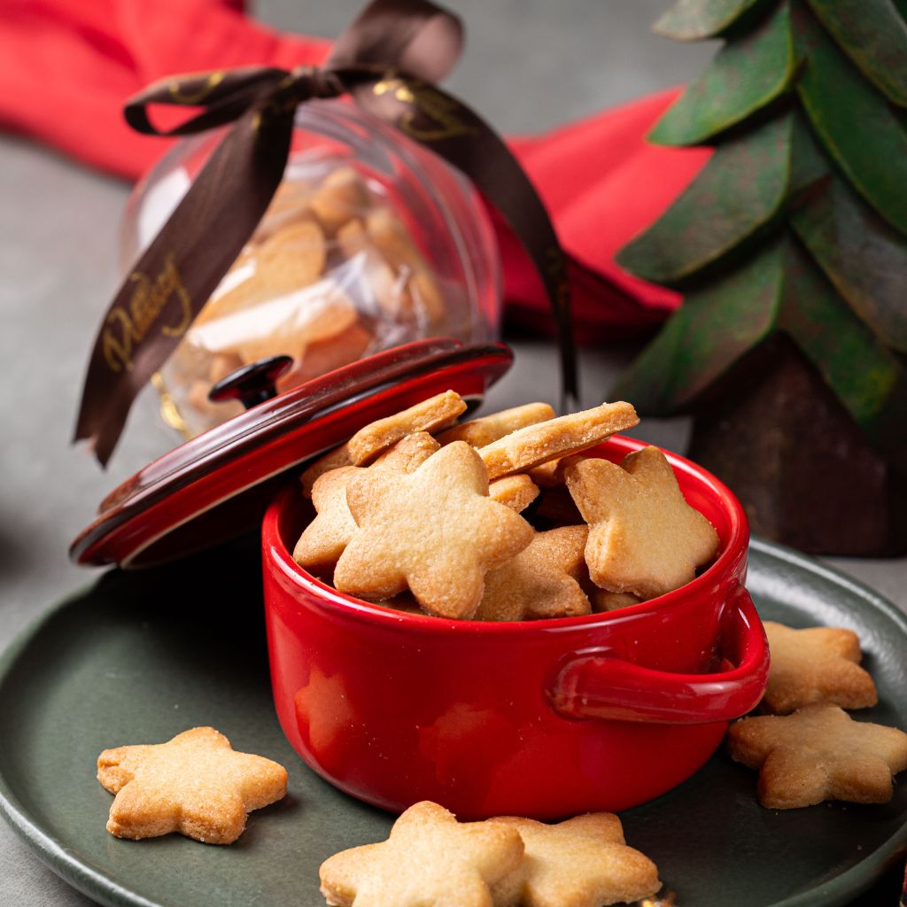 Biscoitos Amanteigados com Enfeite de Natal
