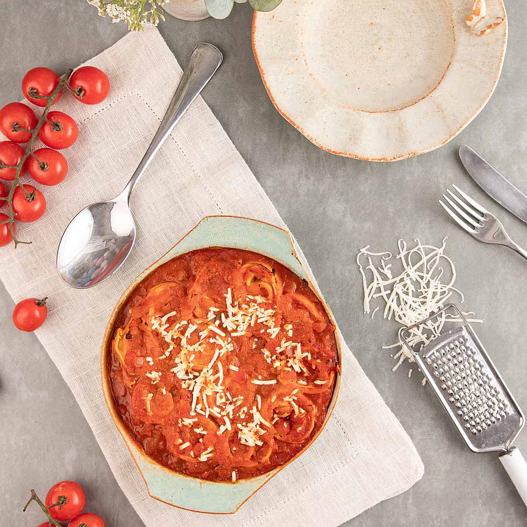 Rondelli recheado com presunto e mussarela ao molho de tomate concassé e manjericão