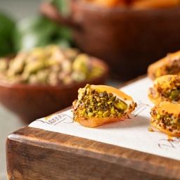 [111616] Damasco recheado com queijo de cabra e pistache