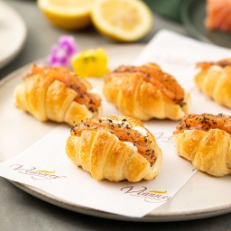 [114755] Mini Croissant, Pasta de Limão Siciliano e Salmão Gravlax